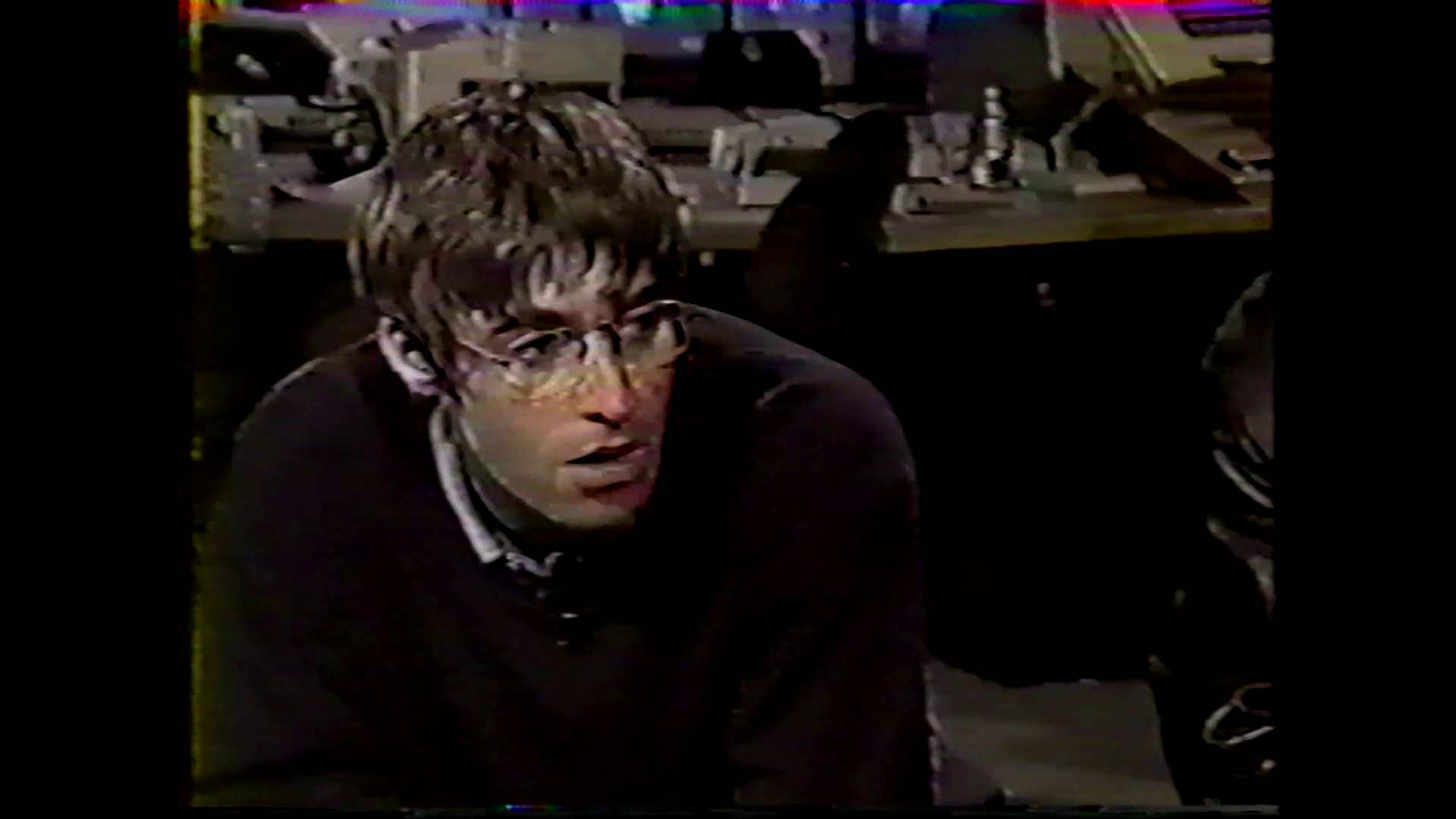 Oasis at Various Clips - ?????, 1995