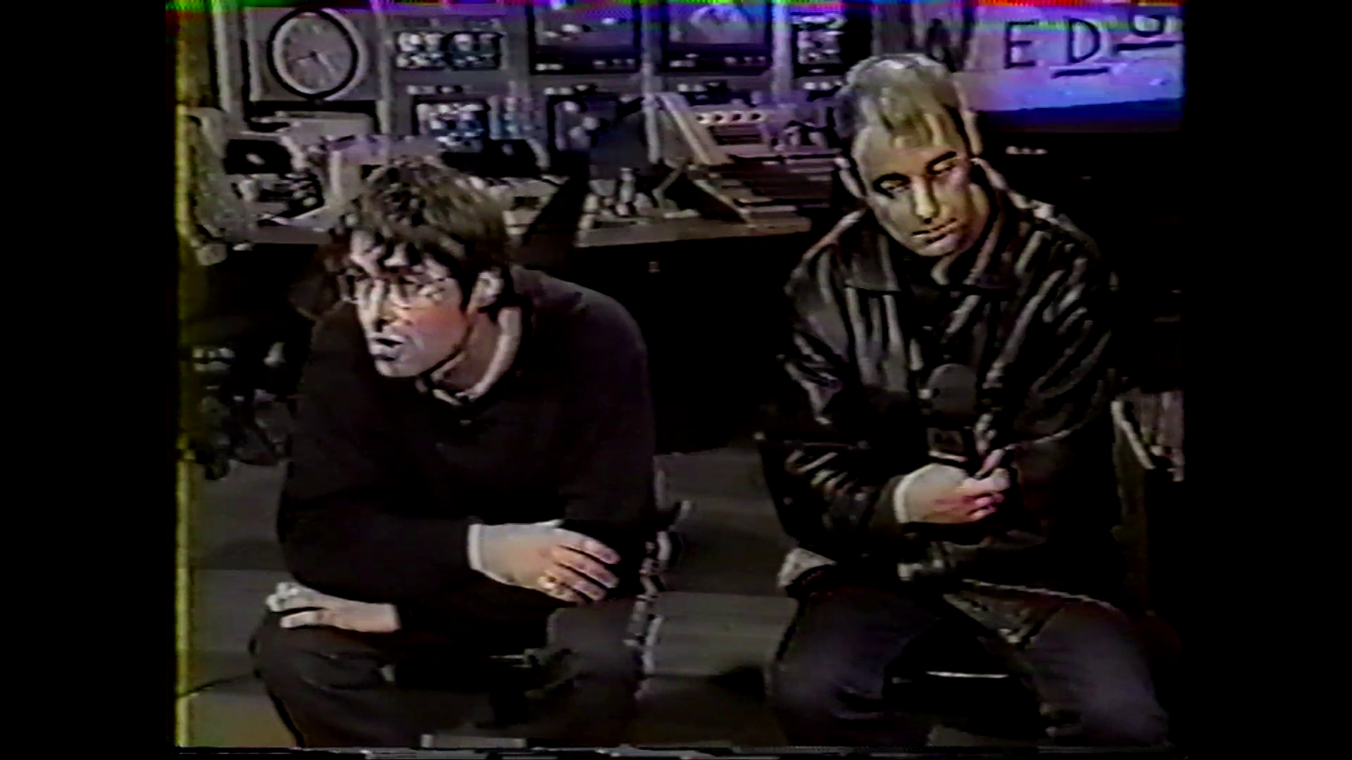 Oasis at Various Clips - ?????, 1995