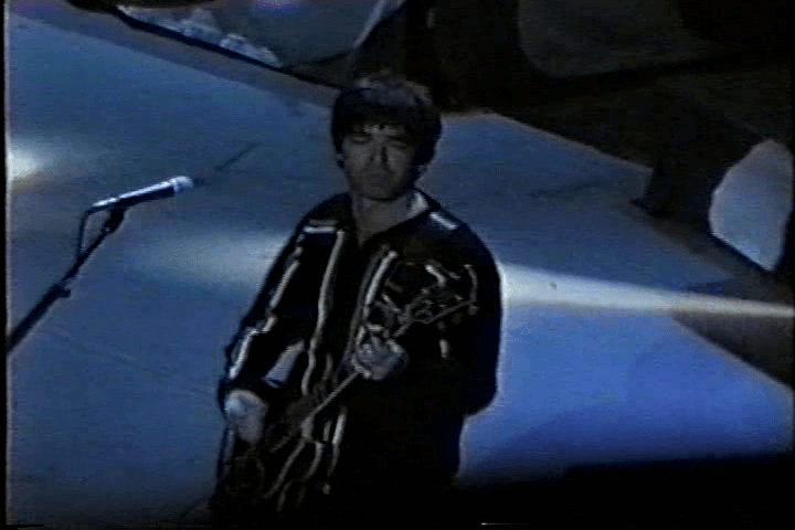 Oasis at Continental Airlines Arena; E Rutherford, NJ - January 12, 1998