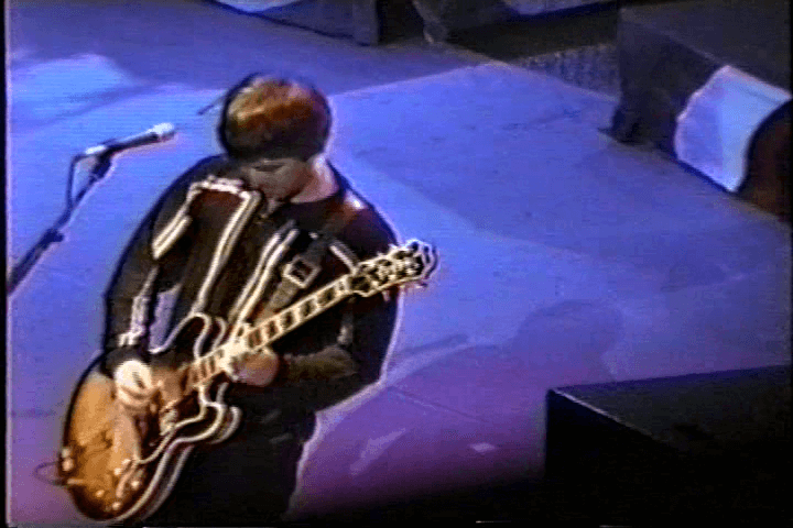 Oasis at Continental Airlines Arena; E Rutherford, NJ - January 12, 1998