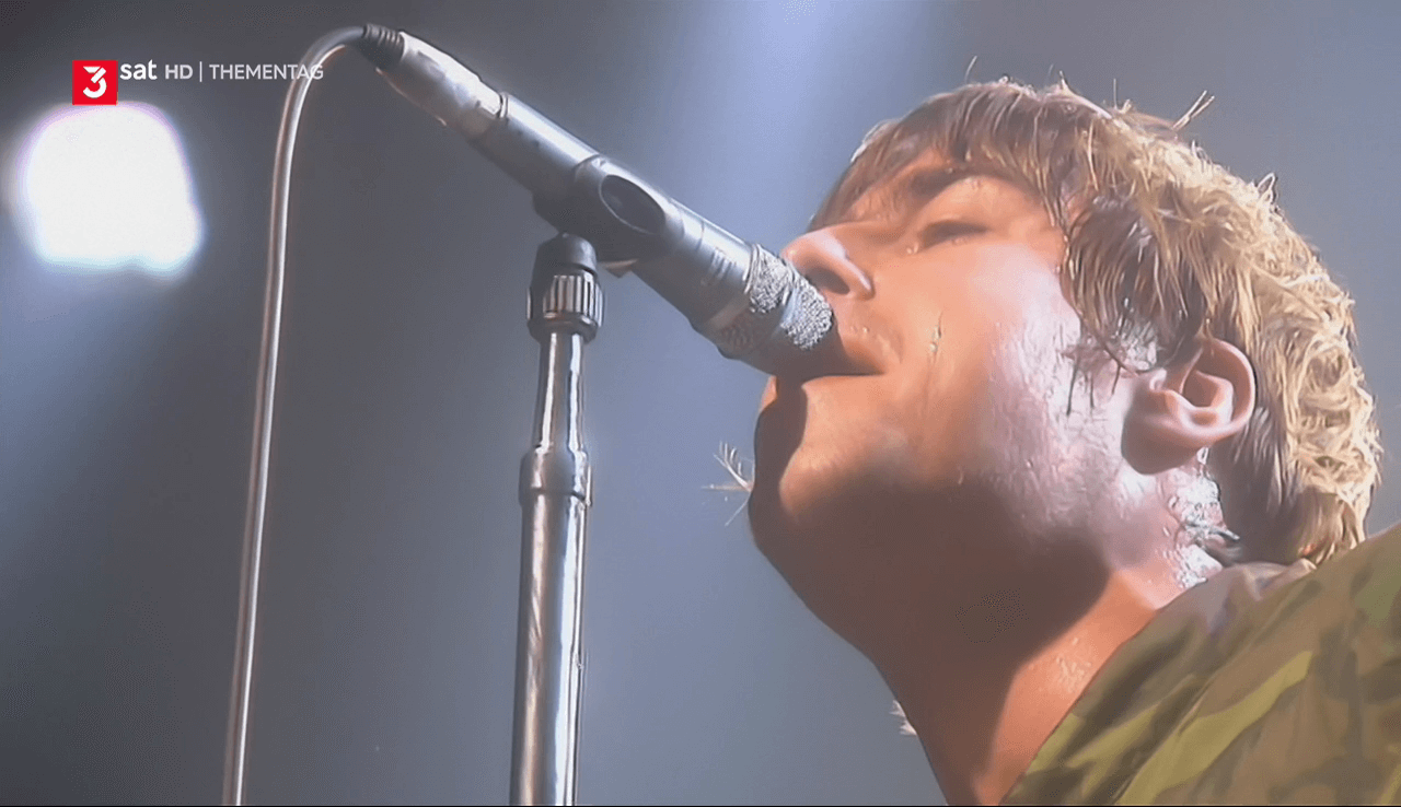 Oasis at Barrowlands; Glasgow, Scotland - October 13, 2001