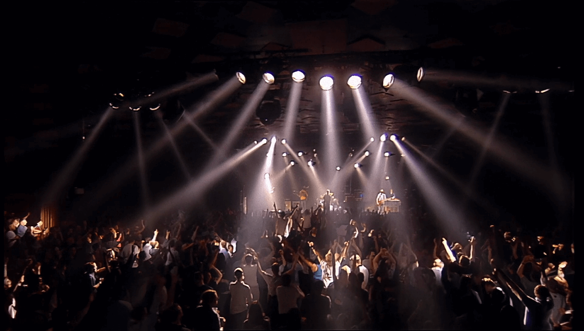 Oasis at Barrowlands; Glasgow, Scotland - October 13, 2001