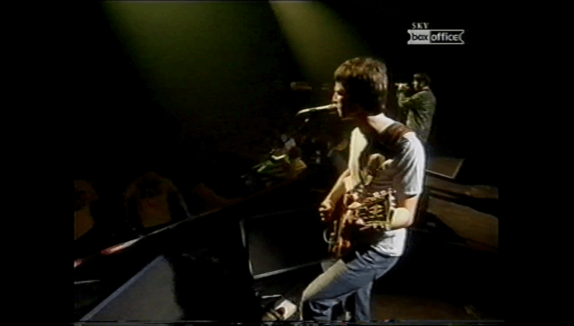 Oasis at Barrowlands; Glasgow, Scotland - October 13, 2001