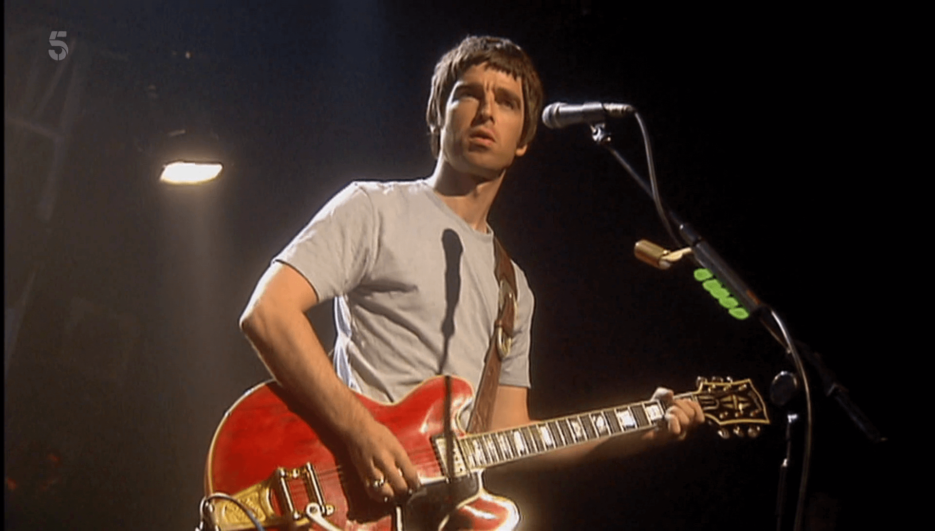 Oasis at Barrowlands; Glasgow, Scotland - October 13, 2001