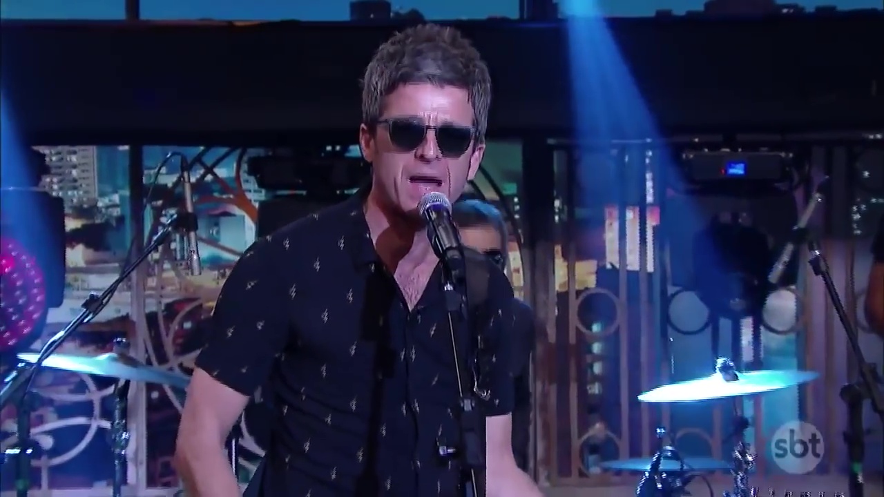 Noel Gallagher at The Noite com Danilo Gentili, Brazil - October 20, 2017