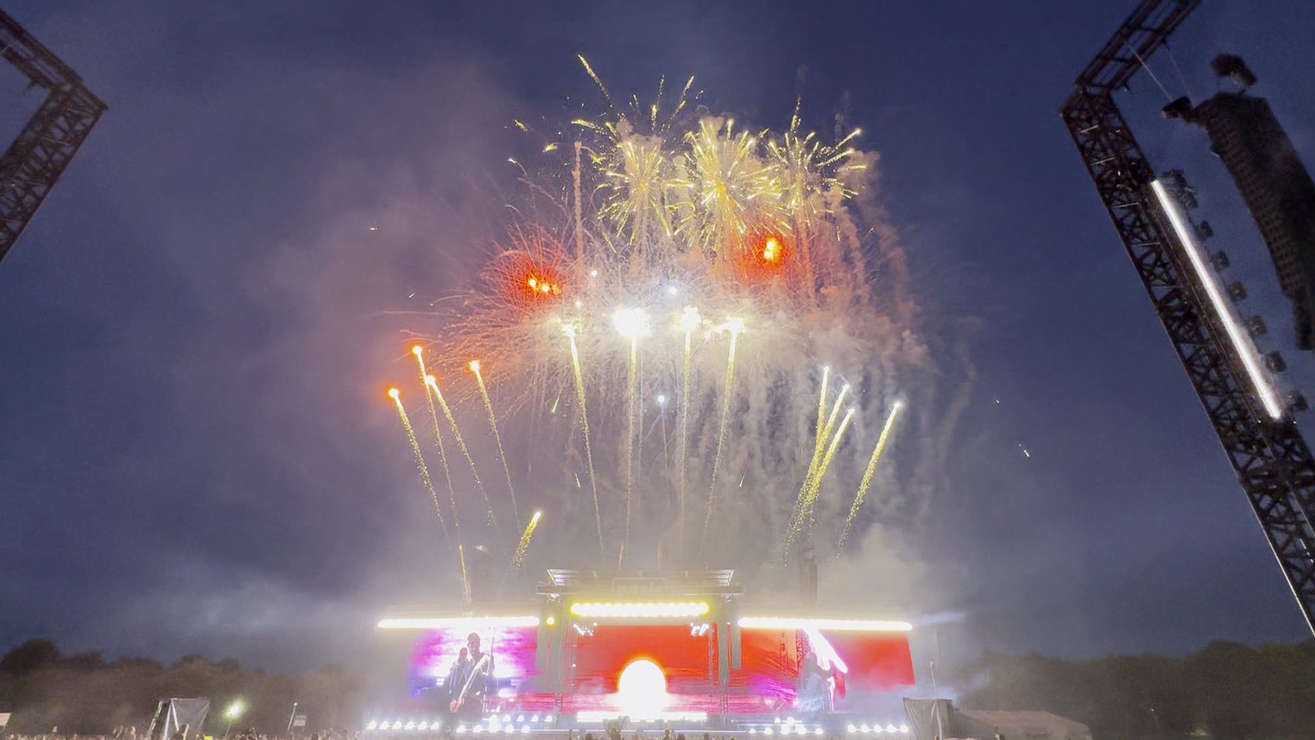 Oasis at Heaton Park, Manchester - July 16, 2025